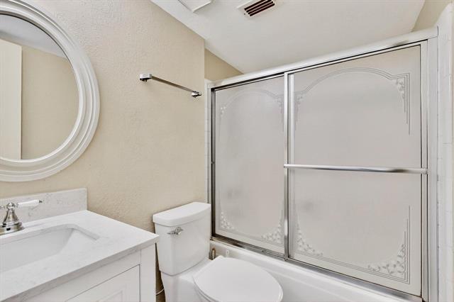 Building Photo - 2426 Sutton Dr