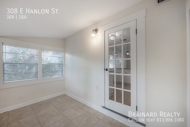Building Photo - 308 E Hanlon St