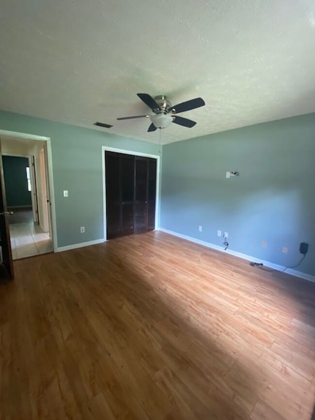 Building Photo - Brandon home available soon!