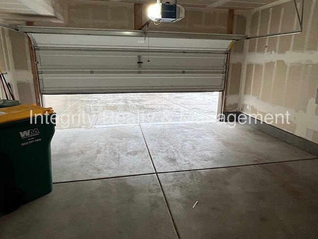 Building Photo - 1612 Castle Creek Cir