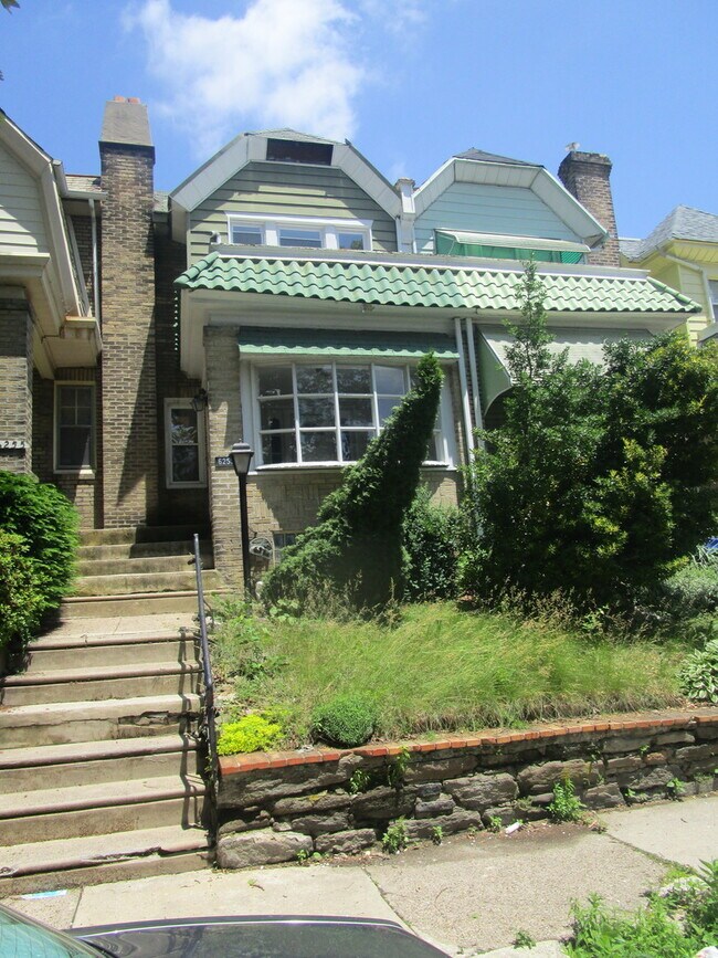 Building Photo - 6253 Magnolia St