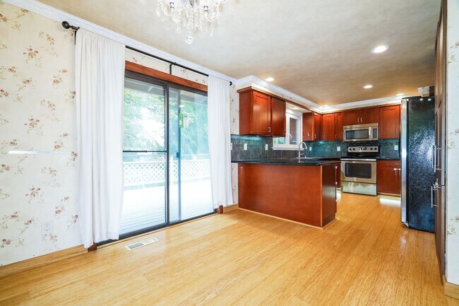 Building Photo - 8845 NE 147th St