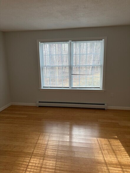 Building Photo - 50 Brookside Dr