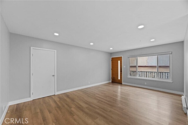 Building Photo - 2027 Vista Del Mar Ave