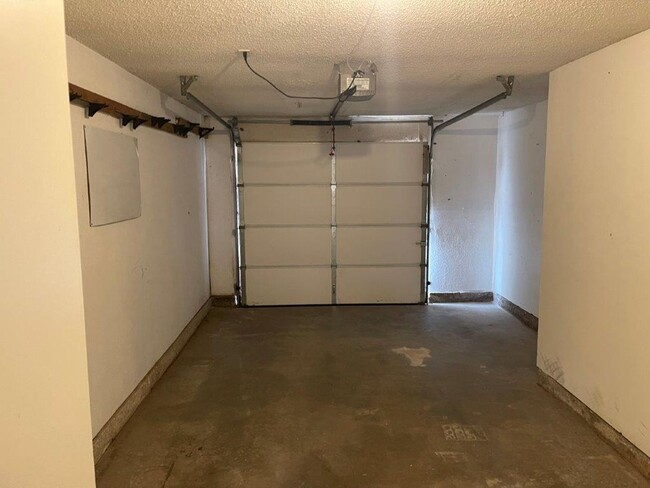 Building Photo - Pets OK! Moore Schools, 2 bed 2 full bath ...