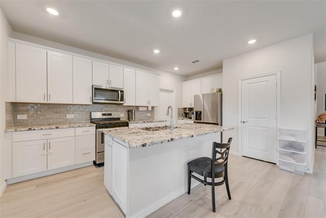 Building Photo - 808 Seagram Trl