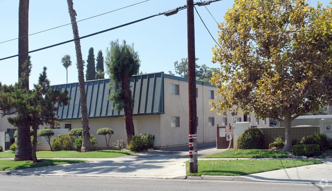 Building Photo - Concorde Apartments