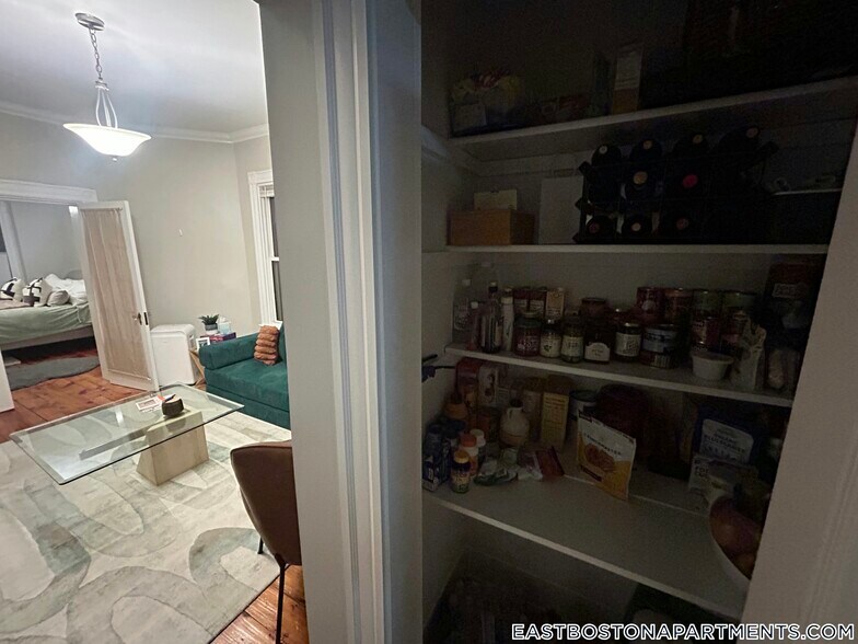 Building Photo - 279 Webster St