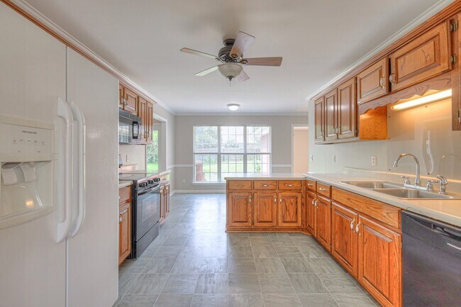 Building Photo - 405 Sandi Ct