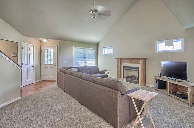 Building Photo - 2304 Blanche Ln