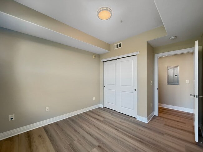 Building Photo - $0 DEPOSIT OPTION. UPDATED 2 BEDROOM CONDO...
