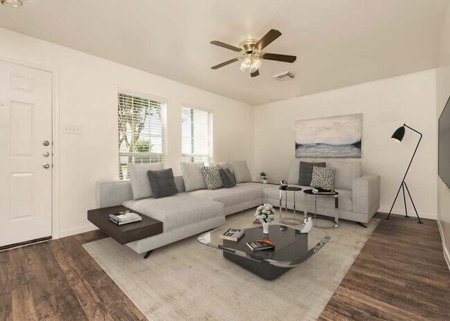 Building Photo - 2117 Saint Lucia Calle