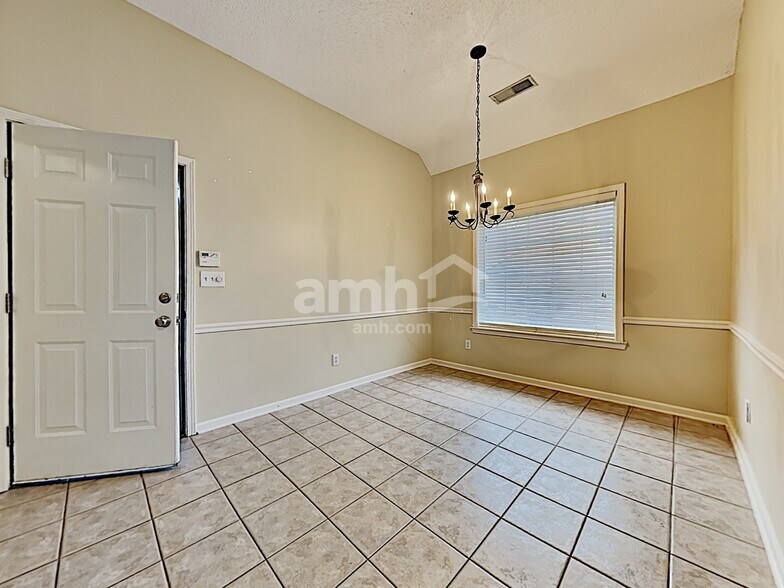 Building Photo - 9289 Oakengate Cv