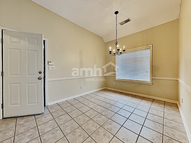Building Photo - 9289 Oakengate Cv