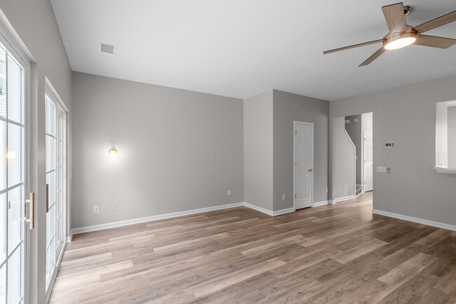 Building Photo - Spacious Townhome in Prime South Charlotte...