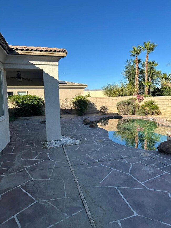 Building Photo - 110 Francesca Ct