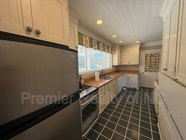 Building Photo - 292 Feezor Rd