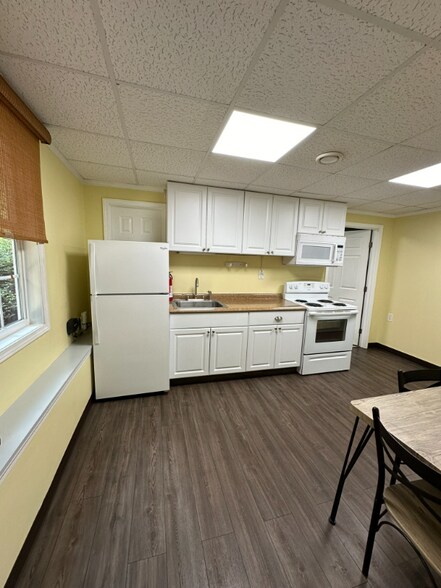 Primary Photo - 1675 Old Nelson Rd