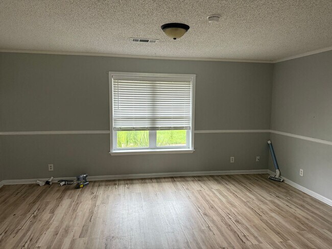 Building Photo - 1746 Ernestine