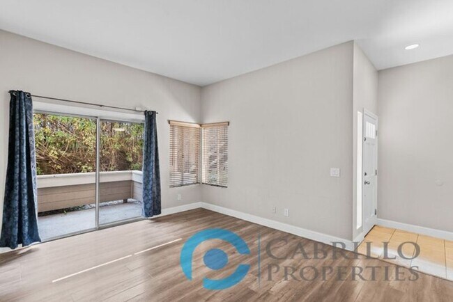 Building Photo - 3525 Grove St