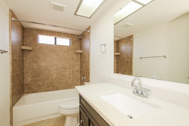 Building Photo - 15806 N 38th Ave