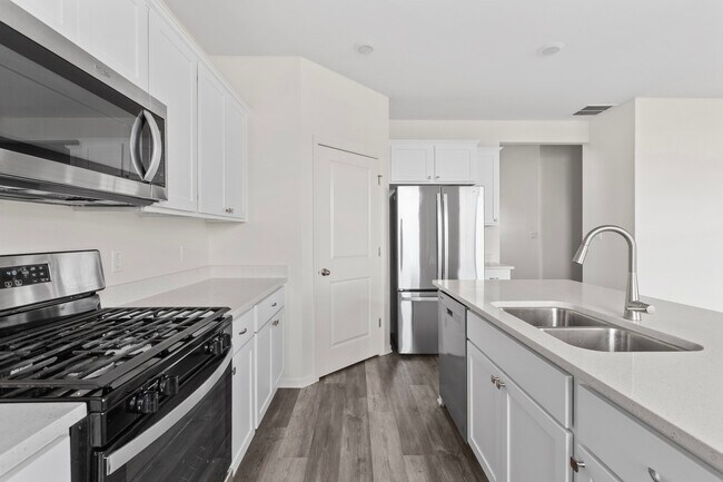 Building Photo - 7882 W 105th Pl