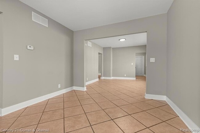 Building Photo - 1409 N Green St