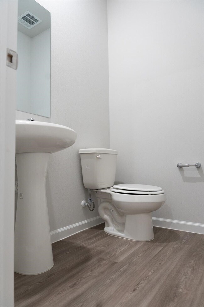 Building Photo - 64 Valiant Ridge Trail