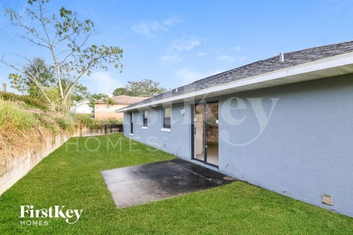 Building Photo - 501 Greenview Terrace