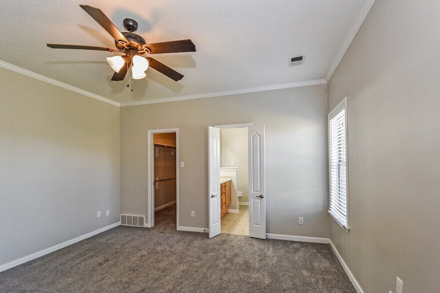 Building Photo - 120 Penny Ln