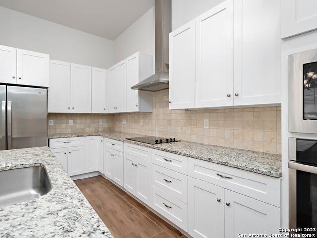 Building Photo - 530 Carriage House