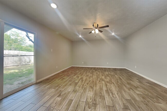 Building Photo - 3815 Marywood Dr