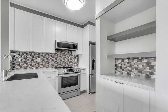 Building Photo - 1720 NE 33rd Ave