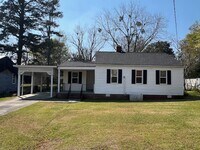 Building Photo - 2 Bedroom, 1 Bath Home