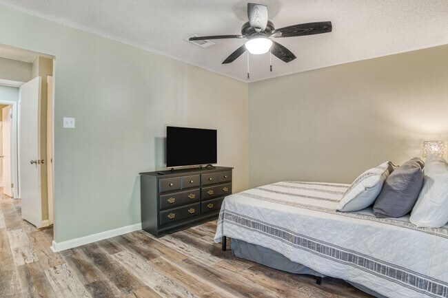 Building Photo - Maumelle Chic Condo