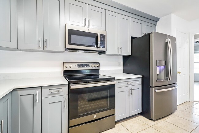 Building Photo - 2129 Agecroft Rd