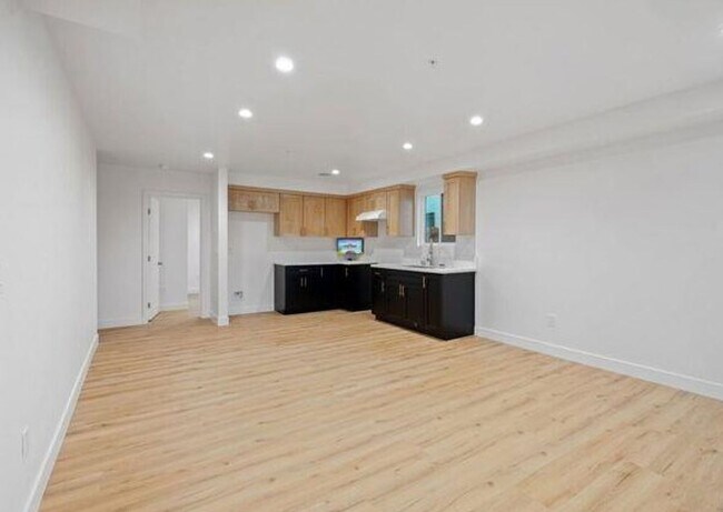 Building Photo - Graham(10422)