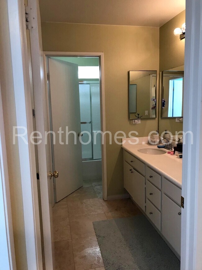 Building Photo - 473 Camino Verde