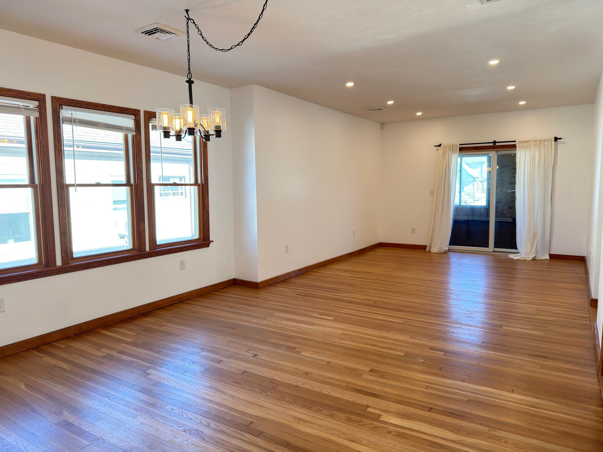 Building Photo - 36 Chipman St