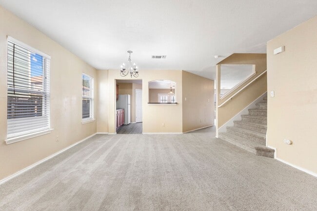 Building Photo - Stylish & Spacious 4-Bedroom Home