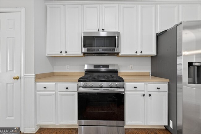 Building Photo - 28 Stonehenge Ct