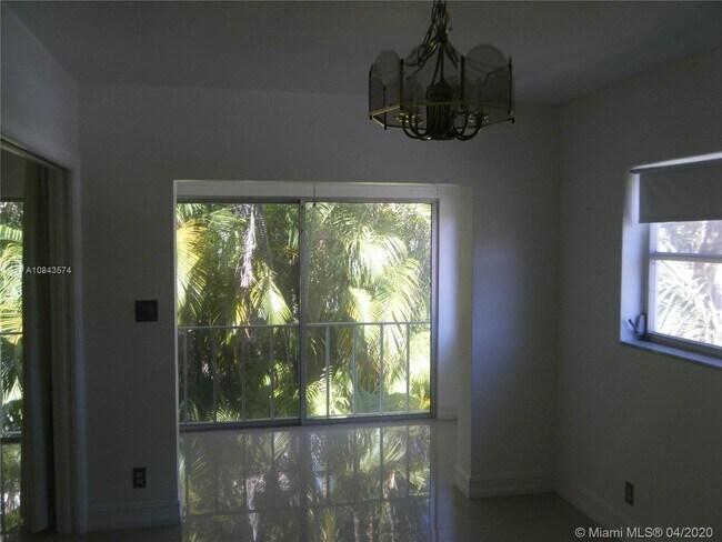 Building Photo - 2430 SE 17th St