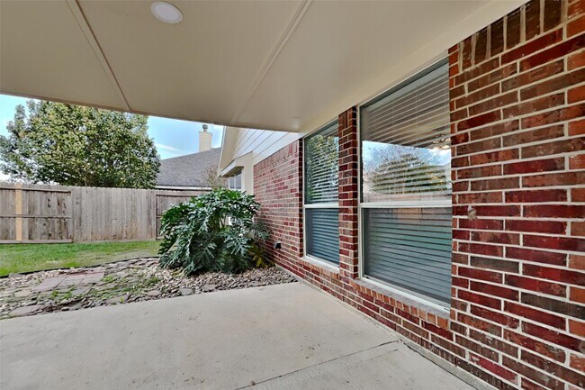 Building Photo - 6723 Carrington Ridge Ln