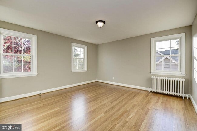 Building Photo - 4307 Fessenden St NW