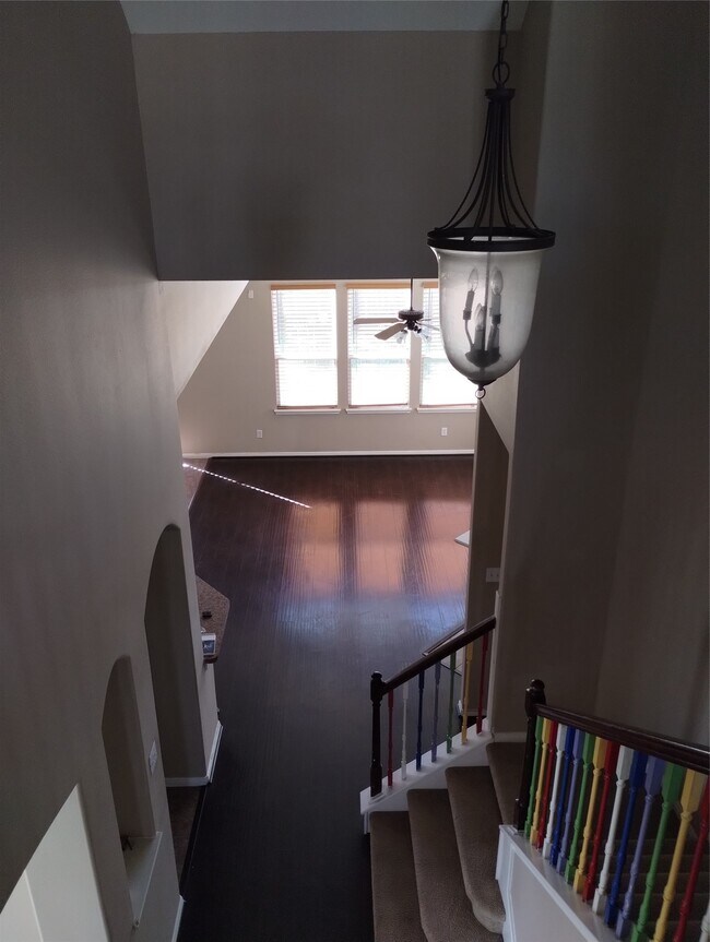 Building Photo - 16931 Creek Mountain Dr