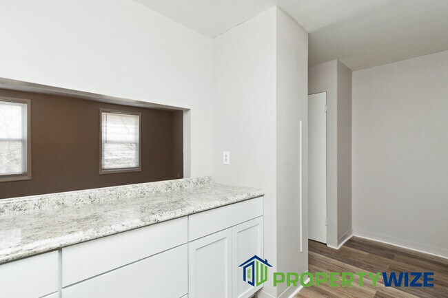 Building Photo - 517 Mosher St