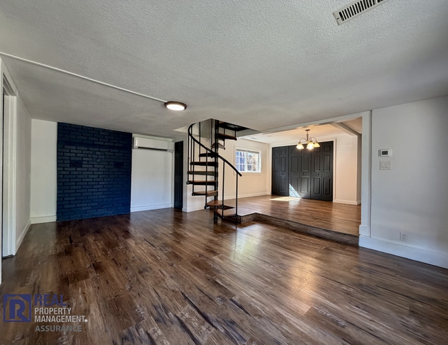 Building Photo - Updated 3-Bedroom Home with Fenced Backyard in Beaverton