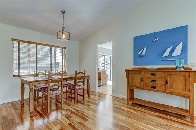 Building Photo - 9030 Bullrush Ct