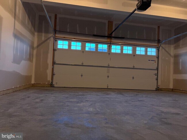 Building Photo - 7 Long Bnd Dr