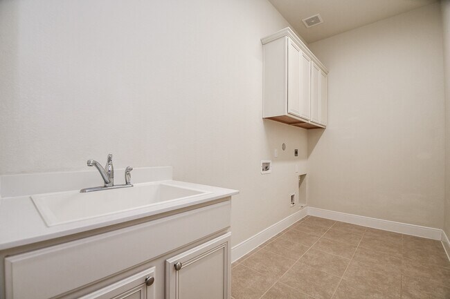 Building Photo - 25106 Sundance Park Ln